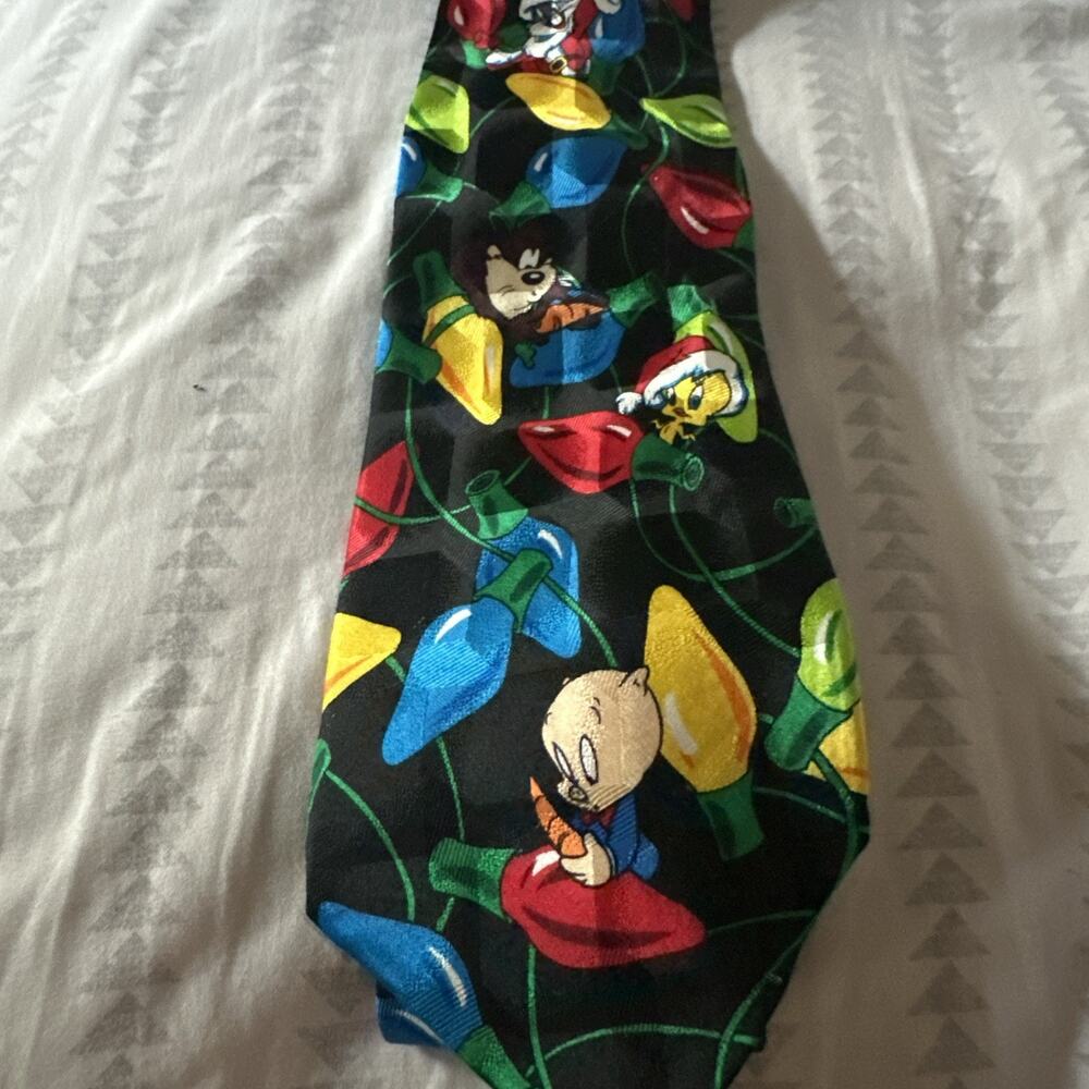 Looney Tunes Mania Tie With Christmas Lights Bugs Bunny Daffy Duck‎ Taz